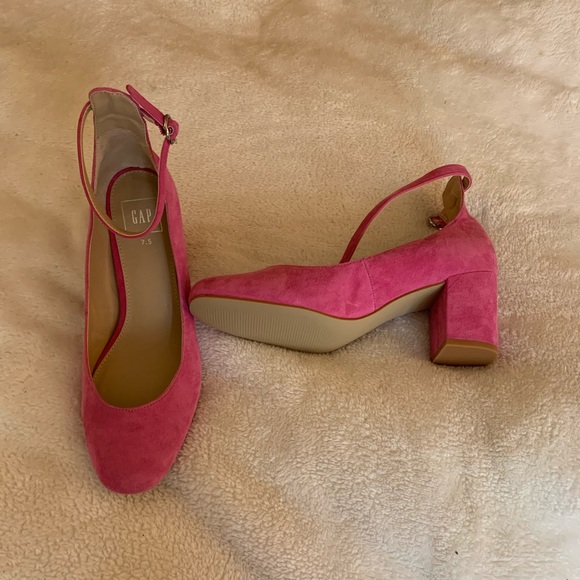 GAP Shoes - Your next fav shoe! With the new trend flares!